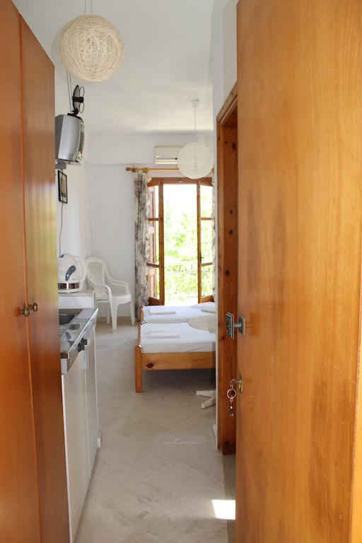 Karya Petra (Lesbos) Quarto foto