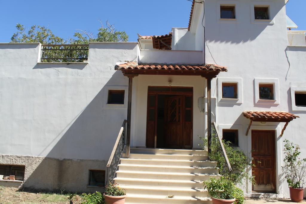 Karya Petra (Lesbos) Quarto foto